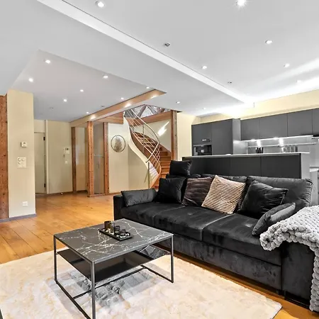 A&y Oldtown Penthouse Loft *